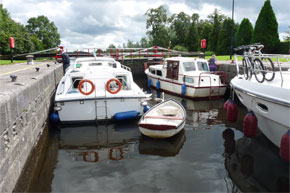 Taking a Carlow Class through a Lock