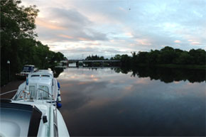 Shannon Boat Hire Gallery - Panoramic view of Tarmonbarry lock