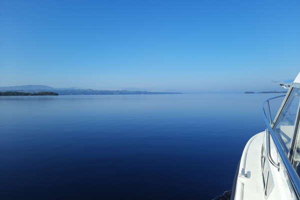 Shannon Boat Hire Gallery - No, it's not the Mediterranean, it's the Shannon in September.