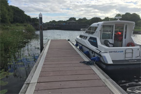 Moored for the evening, off to the pub!