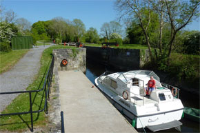 Shannon Boat Hire Gallery - Mind the gates...