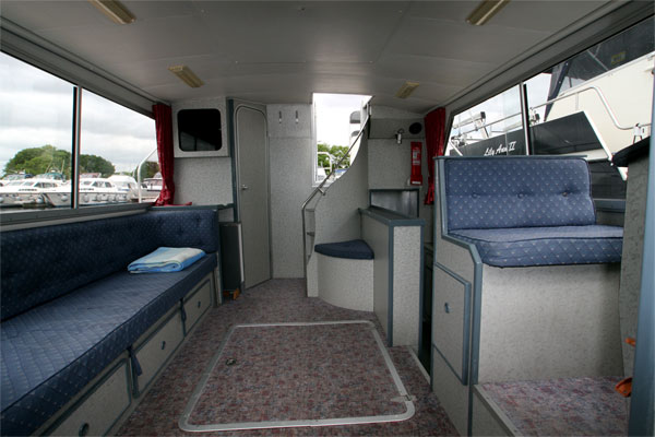 The Saloon on the Wave Earl Cruiser - Shannon River Boat hire Ireland.