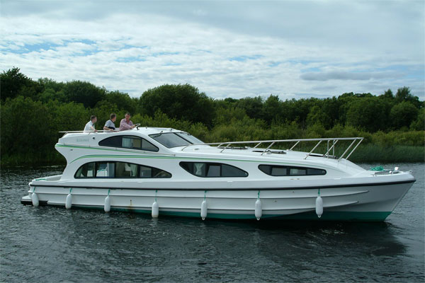 The Elegance hire Cruiser