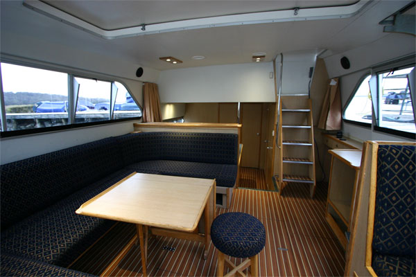 The Saloon on the Fermanagh Class Cruiser - Shannon River Boat Hire Ireland