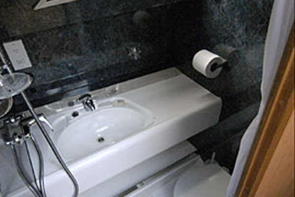 Bathroom and Shower on the Inver Prince 2+2 berth hire boat