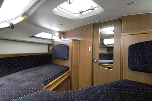 Sleeping Cabin on the Inver Prince 2+2 berth hire boat