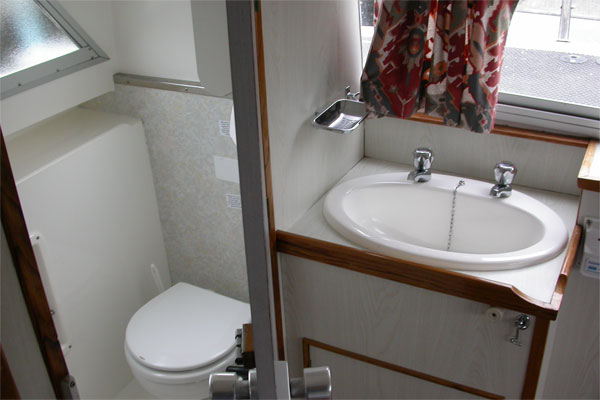 The aft bathroom of the Kilkenny Class Cruiser.