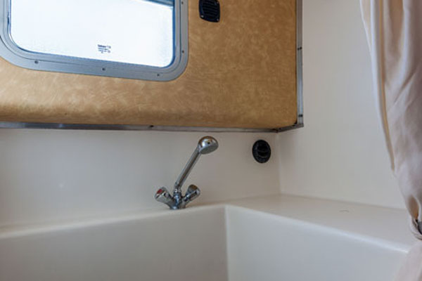 Bathroom on the P1500R Penichette Hire Boat