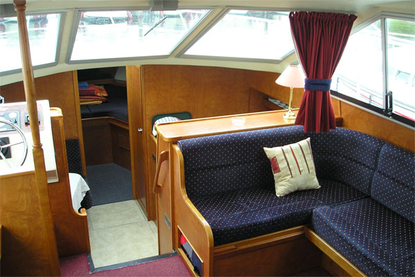 Main Saloon on the Silver Legend.