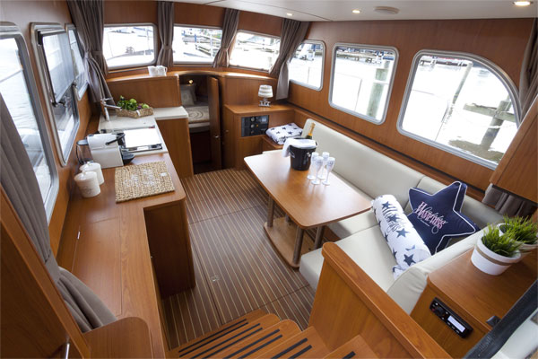 Saloon on the Linssen 35.0AC Hire Boat.