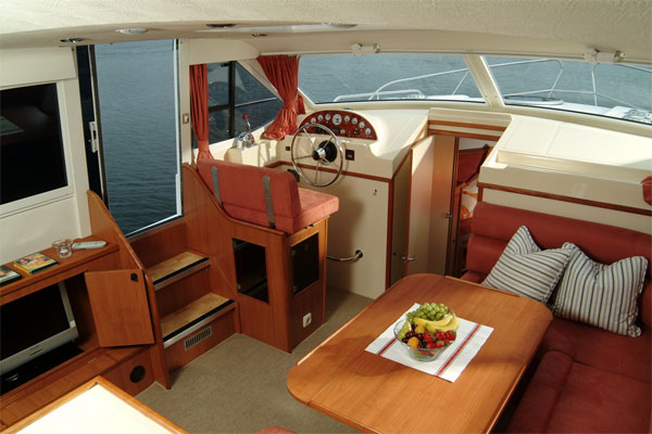 Helm and living area on the Longford Class hire boat.