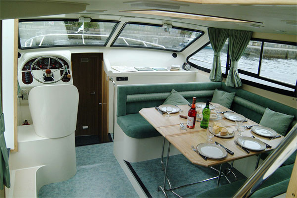 Helm and Saloon of the Magnifique 8+2 berth Shannon River Cruiser