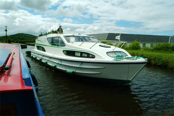 The Magnifique Shannon River Hire Boat