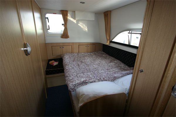 Aft cabin on the Roscommon Class hire cruiser Ireland