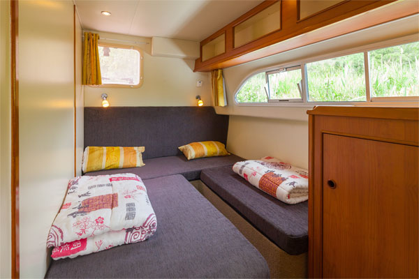 Aft Cabin on the Tipperary Class Hire Boat