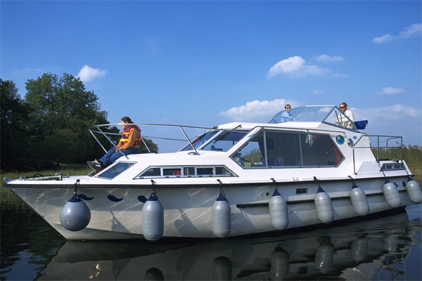Shannon River Boat Hire Ireland Wave Earl