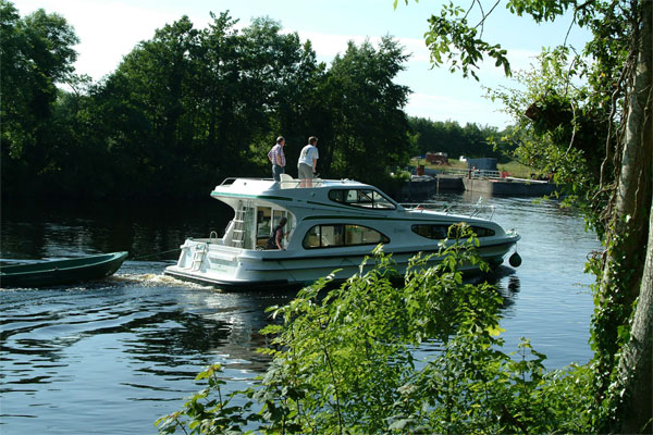 Rear deck on the Caprice Hire Boat