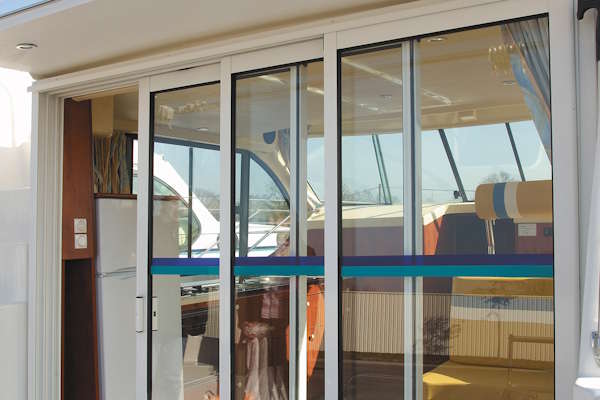 Doors to the rear deck on the Cavan Class hire boat.