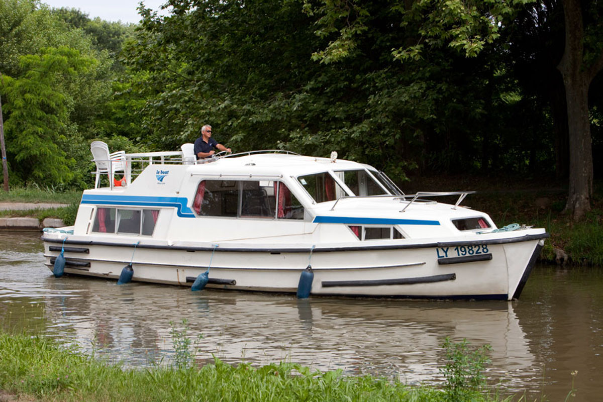 Boats for Hire on the Shannon River - Corvette A