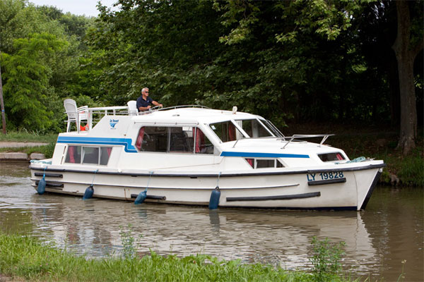 Shannon River Boat Hire Ireland Corvette A