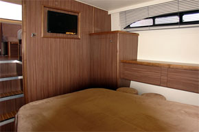 Sleeping Cabin on the Noble Emperor Hire Cruiser