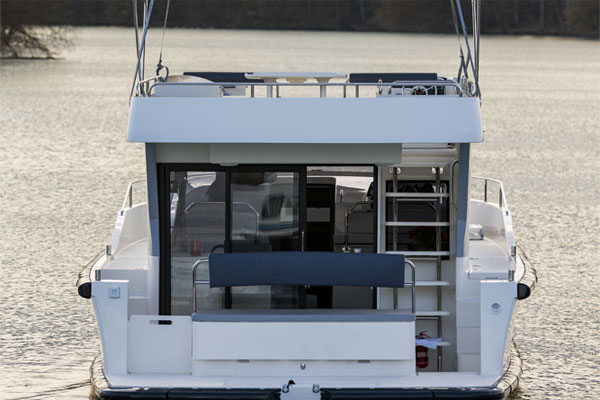 Rear of the Horizon Hire Boat