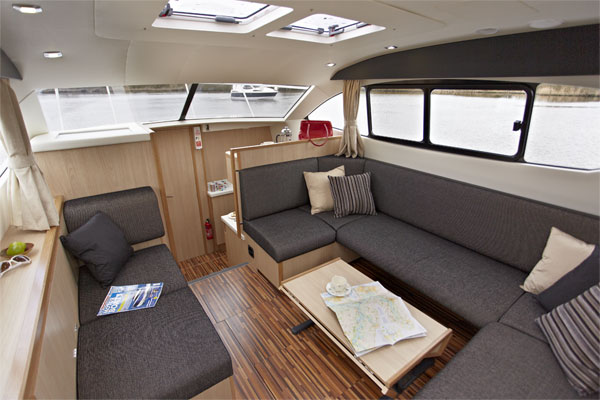 Saloon on the Inver Queen hire boat.