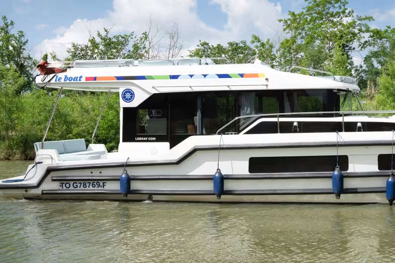 Boats for Hire on the Shannon River - Liberty