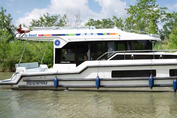 Shannon River Boat Hire Ireland Liberty