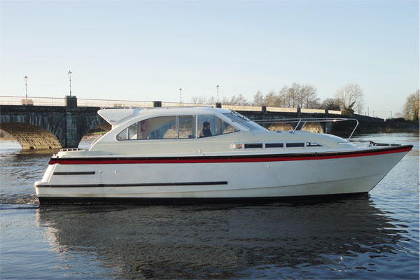 The Silver River 4+1 berth cruiser