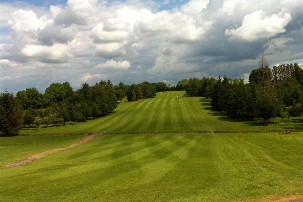 Golf courses on the Shannon River - Boat Hire holiday guide