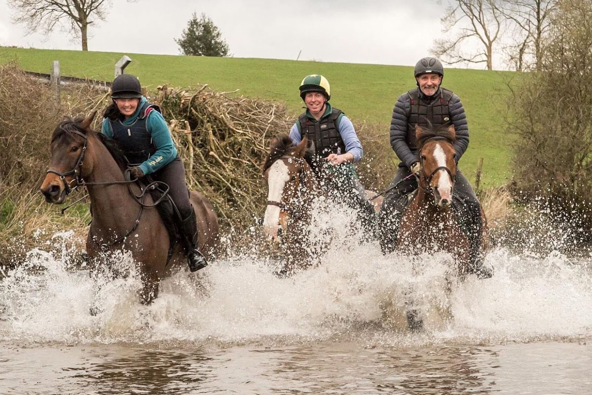 Boat Hire Ireland Travel Guide - Flowerhill is based on 250 acres of beautiful east Galway country side. We are surrounded by the best possible cross-country and horse riding environment including green fields, woodlands, the Kilcrow river and wonderful wildlife.