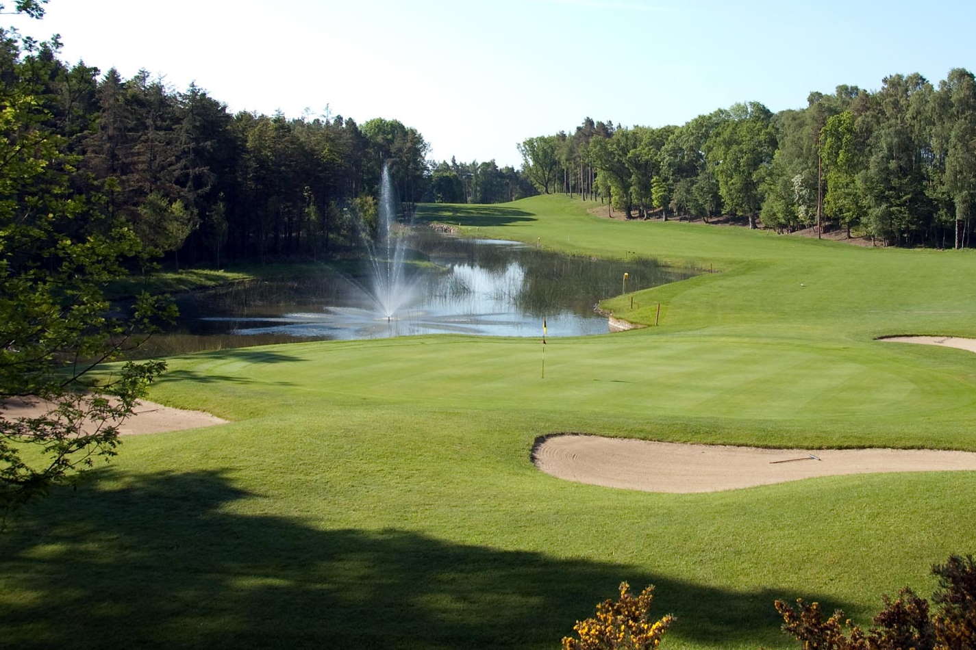 Golf courses on the Shannon River - Boat Hire holiday guide