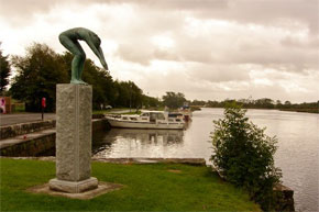 Statue at Drumsna Harbour