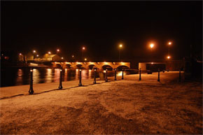 Lanesborough bridge at night