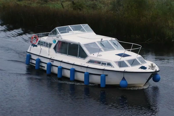 Boat Overview for the Wave Earl hire boat