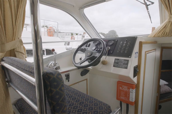 Boat Demonstration for the Kilkenny Class hire boat